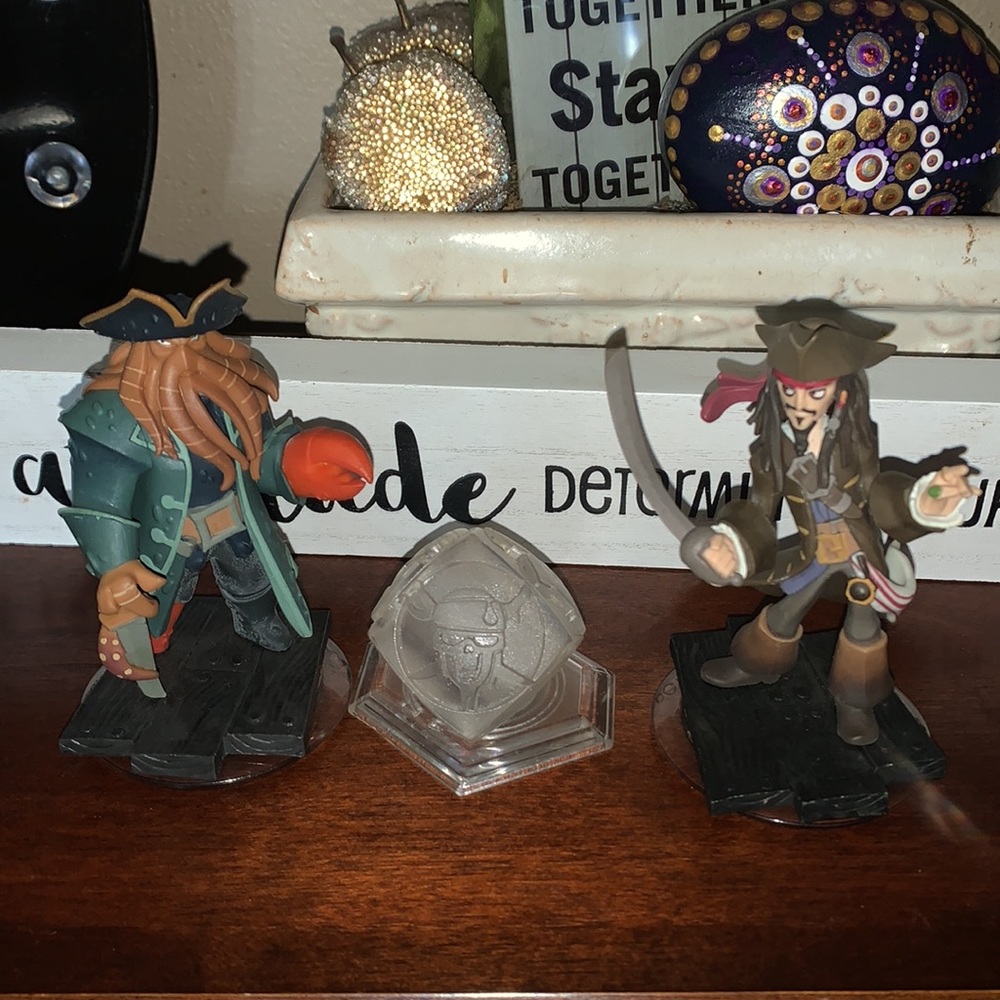 DIsney Infinity Pirates of the Caribbean pieces XBOX PlayStation Video Games EUC